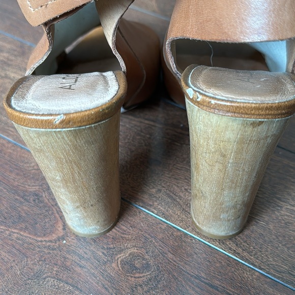 Aldo Heels - Picture 4 of 8
